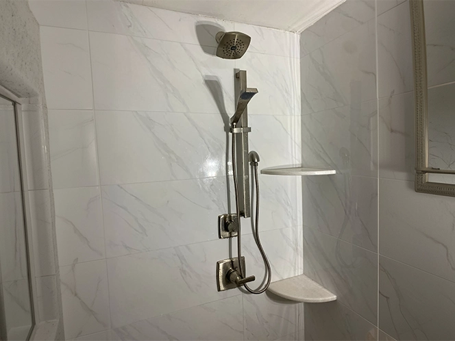 service-contractor-plumbing-1.webp Image